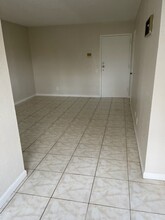 3140      Midway Dr in San Diego, CA - Building Photo - Building Photo