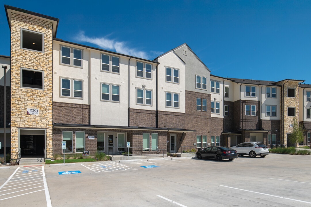 Gala at Ridgmar in Fort Worth, TX - Building Photo