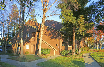 Sierra Crest in San Jose, CA - Building Photo - Building Photo