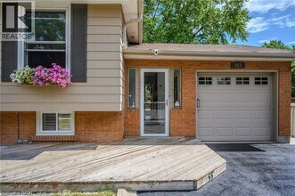 551 Chamberlain Rd in Burlington, ON - Building Photo - Building Photo