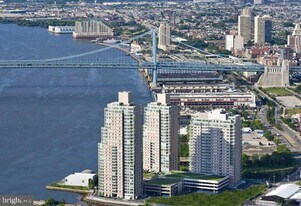 901 N Penn St, Unit F1409 in Philadelphia, PA - Building Photo