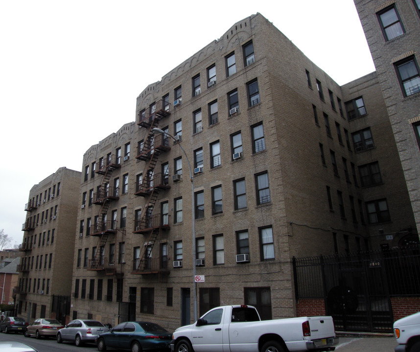 1850 Phelan Pl in Bronx, NY - Building Photo