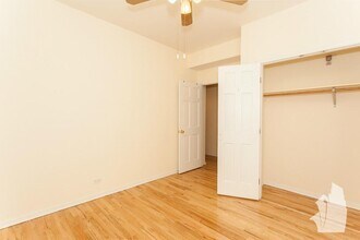 2320 N Southport Ave, Unit G in Chicago, IL - Foto de edificio - Building Photo