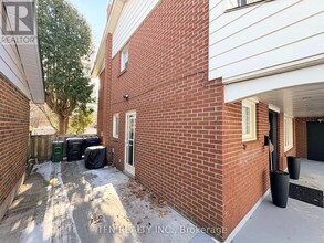 8 Ravencliff Crescent in Toronto, ON - Building Photo - Building Photo