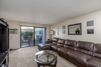 Chicopee Mews in Camillus, NY - Foto de edificio - Interior Photo