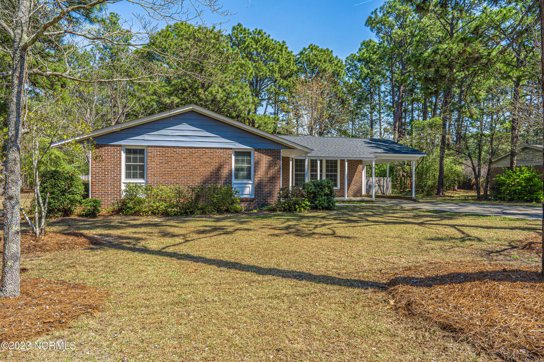 1573 W Pennsylvania Ave in Southern Pines, NC - Building Photo