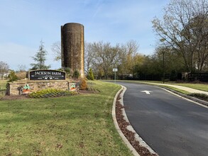 21 Westover Rd in Cartersville, GA - Foto de edificio - Building Photo