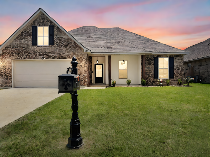 313 Summit Ave in Sulphur, LA - Building Photo