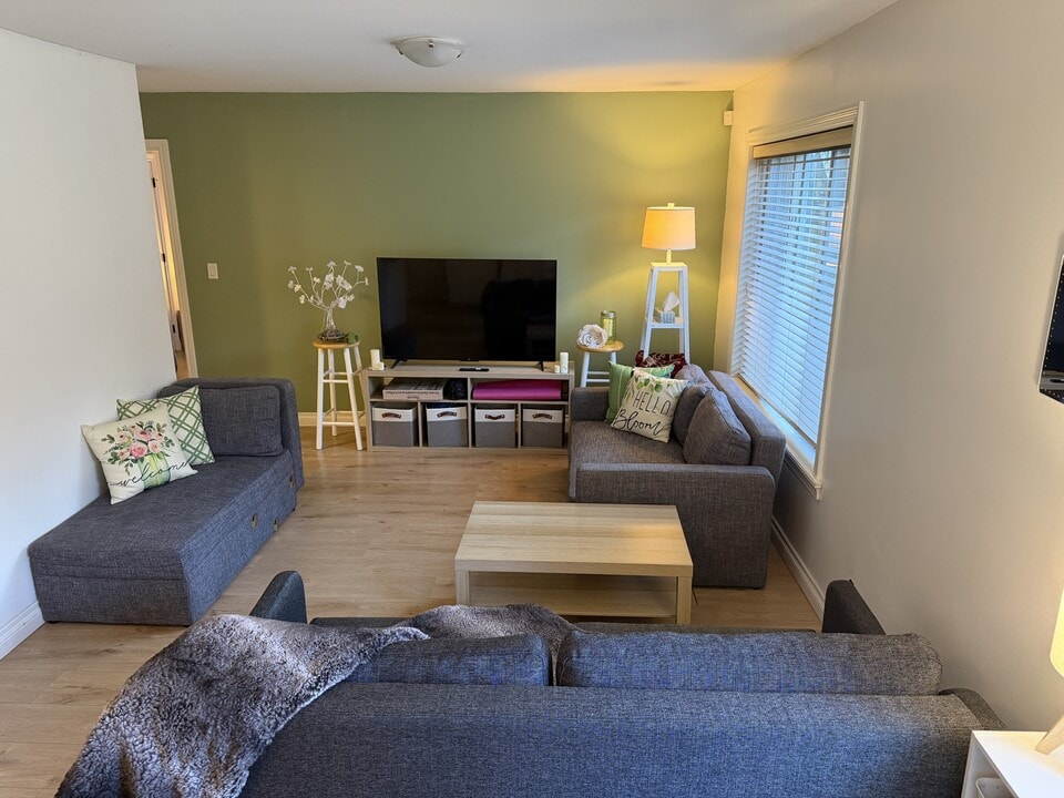 8435-8171 171 St in Surrey, BC - Building Photo