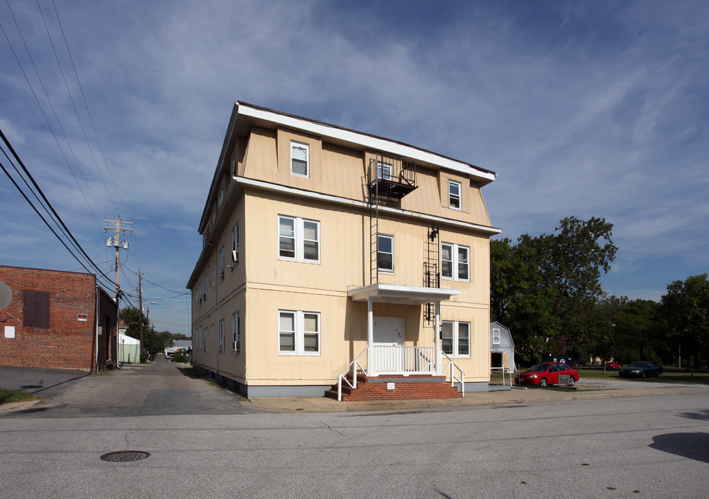 41 B St in Laurel, MD - Building Photo