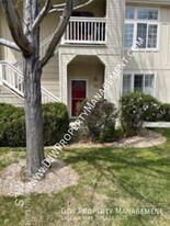 5146 S Surprise Way in Boise, ID - Building Photo