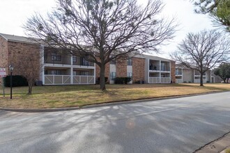 Brentwood Timberlane Apartments in Wichita Falls, TX - Building Photo - Building Photo