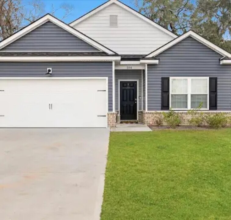 104 Simon Cir in Guyton, GA - Building Photo