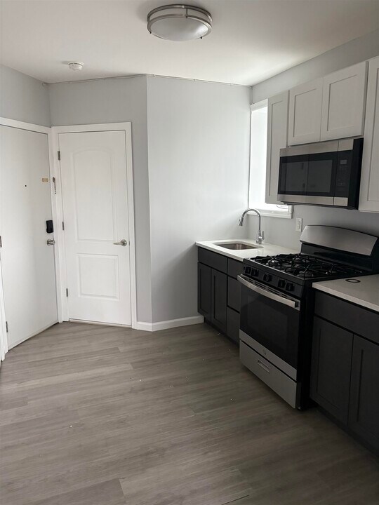 17 Teaneck Rd in Ridgefield Park, NJ - Building Photo