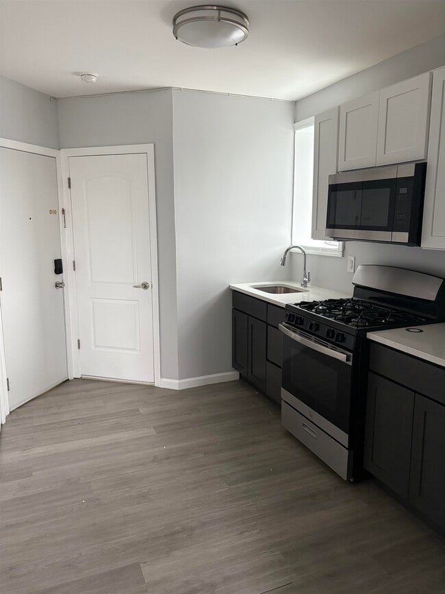 property at 17 Teaneck Rd