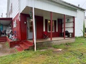 309 Plum St, Unit 3 in Proctor, WV - Building Photo - Building Photo