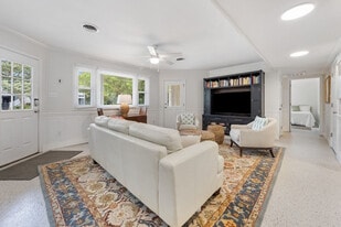 165 Pioneer Loop in Georgetown, SC - Building Photo