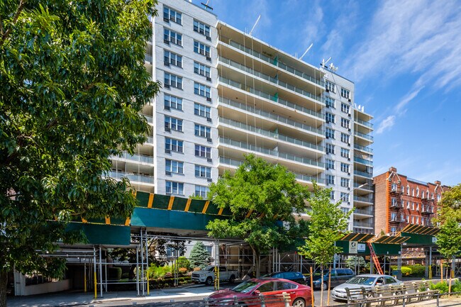 370 Ocean Pky in Brooklyn, NY - Building Photo - Building Photo