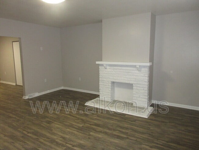 2128 Eccles St in Pittsburgh, PA - Building Photo - Building Photo