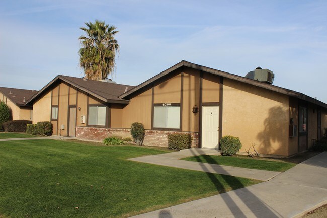 6200 Stine Rd in Bakersfield, CA - Building Photo - Primary Photo