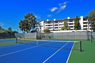 5705 Friars Rd in San Diego, CA - Building Photo - Building Photo