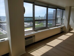 3550 N Lake Shore Dr, Unit 1428 in Chicago, IL - Building Photo - Building Photo