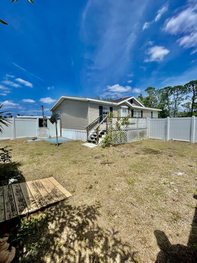 property at 19621 N Tamiami Trl