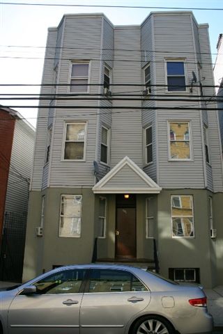 326 Randolph Ave in Jersey City, NJ - Building Photo