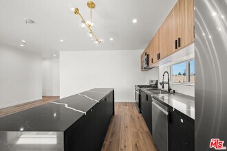 6049 Craner Ave in Los Angeles, CA - Building Photo - Building Photo
