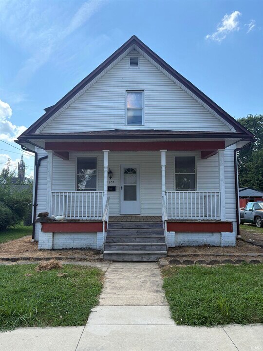 1305 Mill St in Jasper, IN - Building Photo