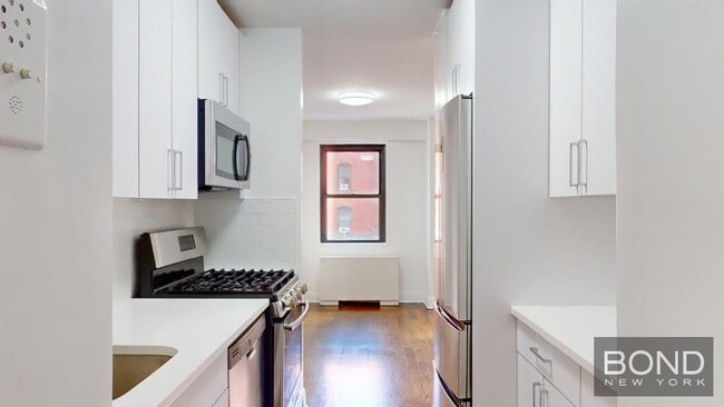 401 E 88th St in New York, NY - Building Photo - Building Photo