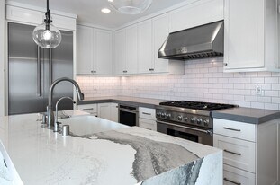 503 1/2 Poinsettia Ave in Newport Beach, CA - Building Photo