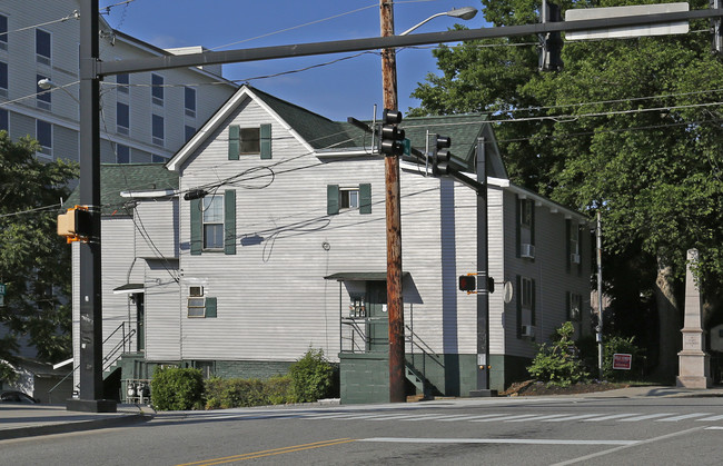 1100 Clinch in Knoxville, TN - Building Photo - Building Photo