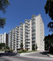 40 Delisle Apartments in Toronto, ON - Building Photo