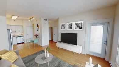 Bison Pointe in Winnipeg, MB - Building Photo - Building Photo