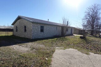 801 Mildred Ave in Burnet, TX - Building Photo - Building Photo