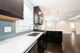 16 Marion St, Unit 2 in Medford, MA - Foto de edificio - Building Photo