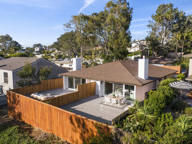 517 Camino del Mar