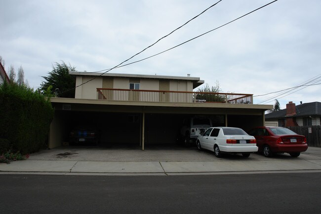 1880 46th Ave in Capitola, CA - Building Photo - Building Photo