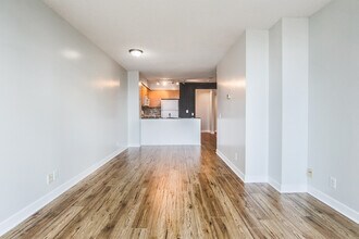 373-2373 Front St W in Toronto, ON - Building Photo - Building Photo