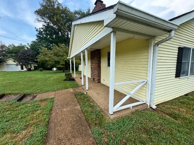 432 Menees Ln in Nashville, TN - Foto de edificio - Building Photo