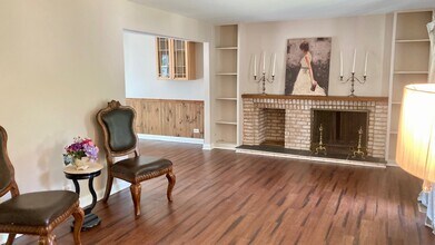 61 Foxcroft Rd in Naperville, IL - Building Photo - Building Photo