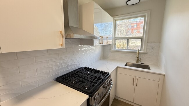 6921 Barker St in Niagara Falls, ON - Building Photo - Building Photo