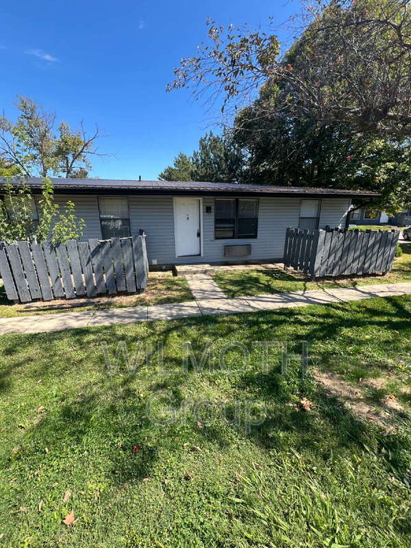 property at 2000 Indianapolis Rd