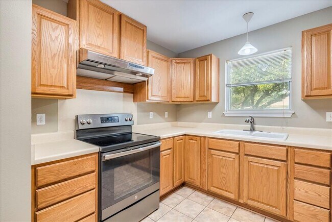property at 1004 Misty Acres Dr