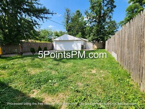 21411 Raymond St in Maple Heights, OH - Building Photo - Building Photo