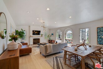 6402 Ivarene Ave in Los Angeles, CA - Building Photo - Building Photo