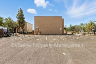 2701 E Beck Ln in Phoenix, AZ - Building Photo - Building Photo