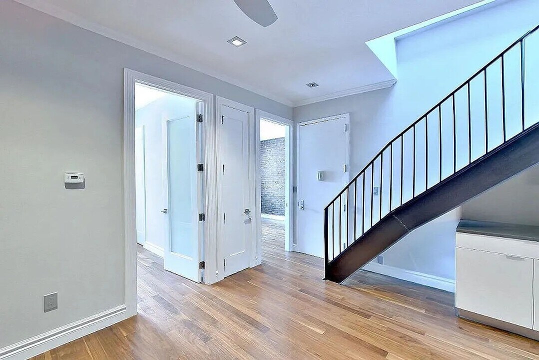 941 2nd Ave in New York, NY - Building Photo