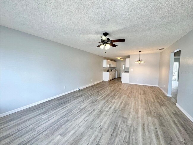 513 Winter Terrace, Unit 513 in Winter Haven, FL - Building Photo - Building Photo